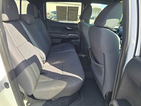 Used 2019 Toyota Tacoma TRD Sport AWD/4WD image 14