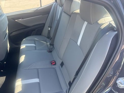 Used 2025 Toyota Camry SE image 23