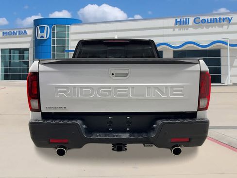 New 2026 Honda Ridgeline Black Edition image 4