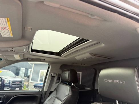 Used 2018 GMC Sierra 2500 Denali AWD/4WD image 17