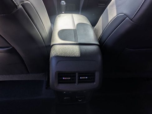 Used 2018 Chevrolet Equinox Premier image 18