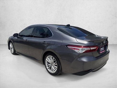 Used 2019 Toyota Camry XLE w/ Driver Assist Package FWD image 3