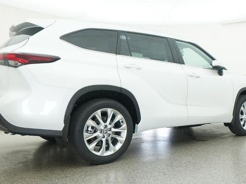 New 2026 Toyota Highlander Limited AWD/4WD image 25