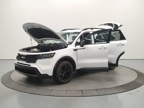 Used 2023 Kia Sorento S AWD/4WD image 12