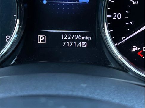 Used 2016 Nissan Rogue S FWD image 19