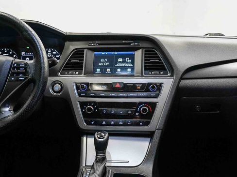 Used 2017 Hyundai Sonata Sport w/ Value Edition Package 02 FWD image 13