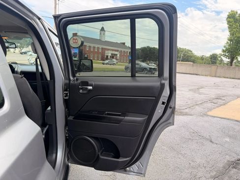 Used 2016 Jeep Patriot Sport w/ Power Value Group FWD image 22