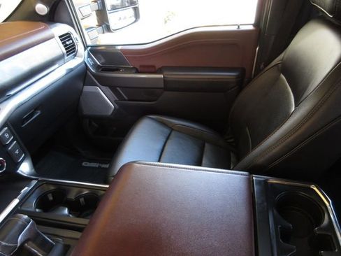 Certified 2022 Ford F150 Lariat w/ Equipment Group 502A High image 23