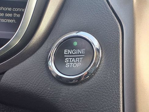 Used 2020 Ford Fusion SE FWD image 11