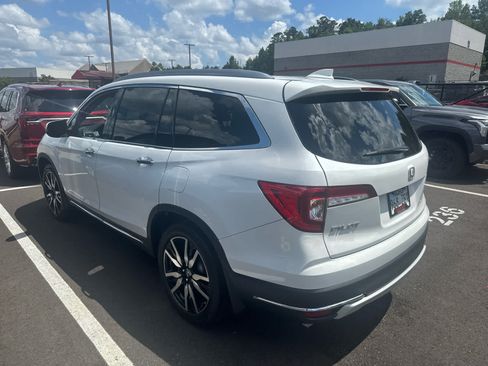 Used 2021 Honda Pilot Touring image 3