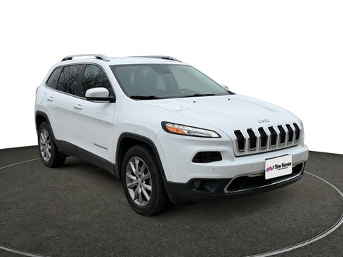 Used 2018 Jeep Cherokee Limited w/ Technology Group image 8