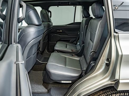 Used 2024 Lexus GX 550 w/ Accessory Package (Z1) AWD/4WD image 34