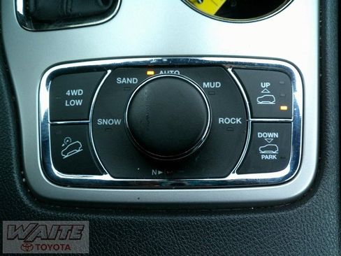 Used 2019 Jeep Grand Cherokee High Altitude image 18