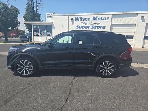 Used 2025 Ford Explorer ST-Line AWD/4WD image 8