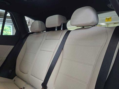 Used 2026 Mercedes-Benz GLC 300 4MATIC image 17