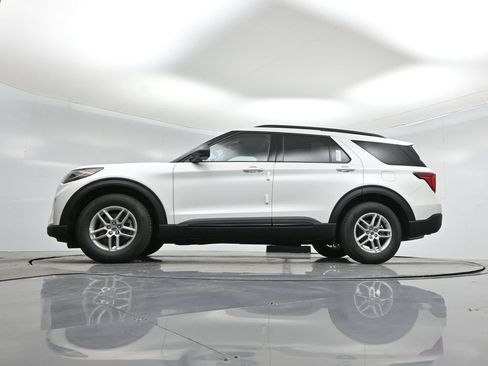 New 2026 Ford Explorer Active RWD image 7