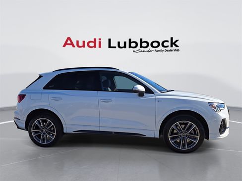 Certified 2025 Audi Q3 2.0T Premium w/ Convenience Package image 2