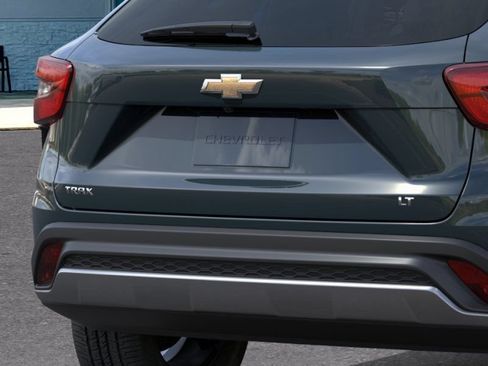 New 2026 Chevrolet Trax LT w/ LT Convenience Package FWD image 35