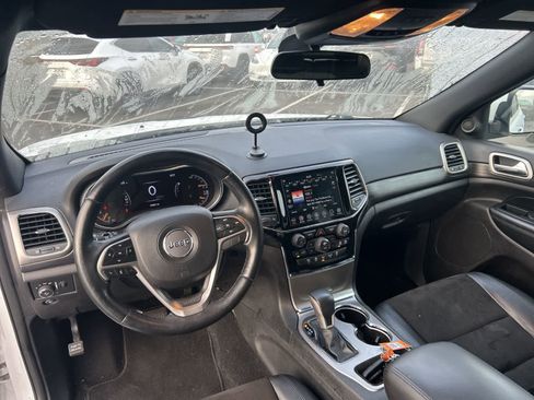 Used 2021 Jeep Grand Cherokee Laredo X image 24