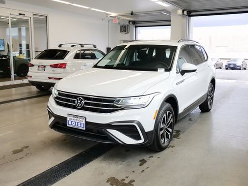 Used 2022 Volkswagen Tiguan S image 3