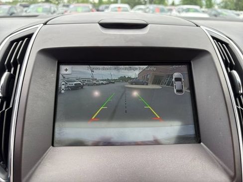 Used 2018 Ford Edge Titanium w/ Equipment Group 302A AWD/4WD image 26