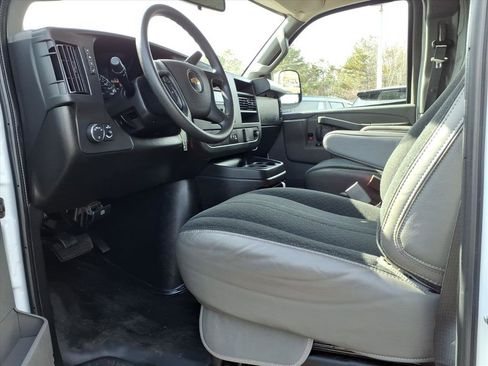 Used 2024 Chevrolet Express 2500 w/ Driver Convenience Package image 13