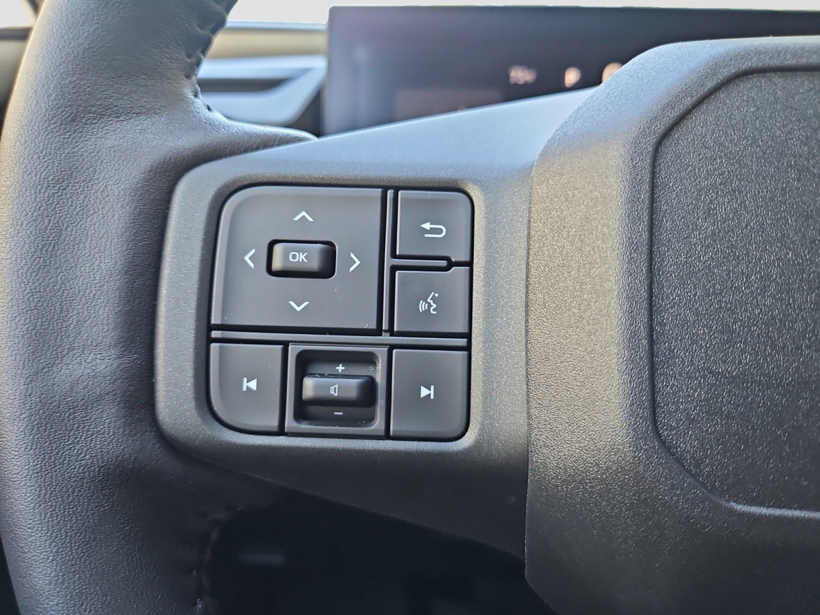 Used 2026 Toyota RAV4 XLE Premium w/ Weather Package FWD image 28
