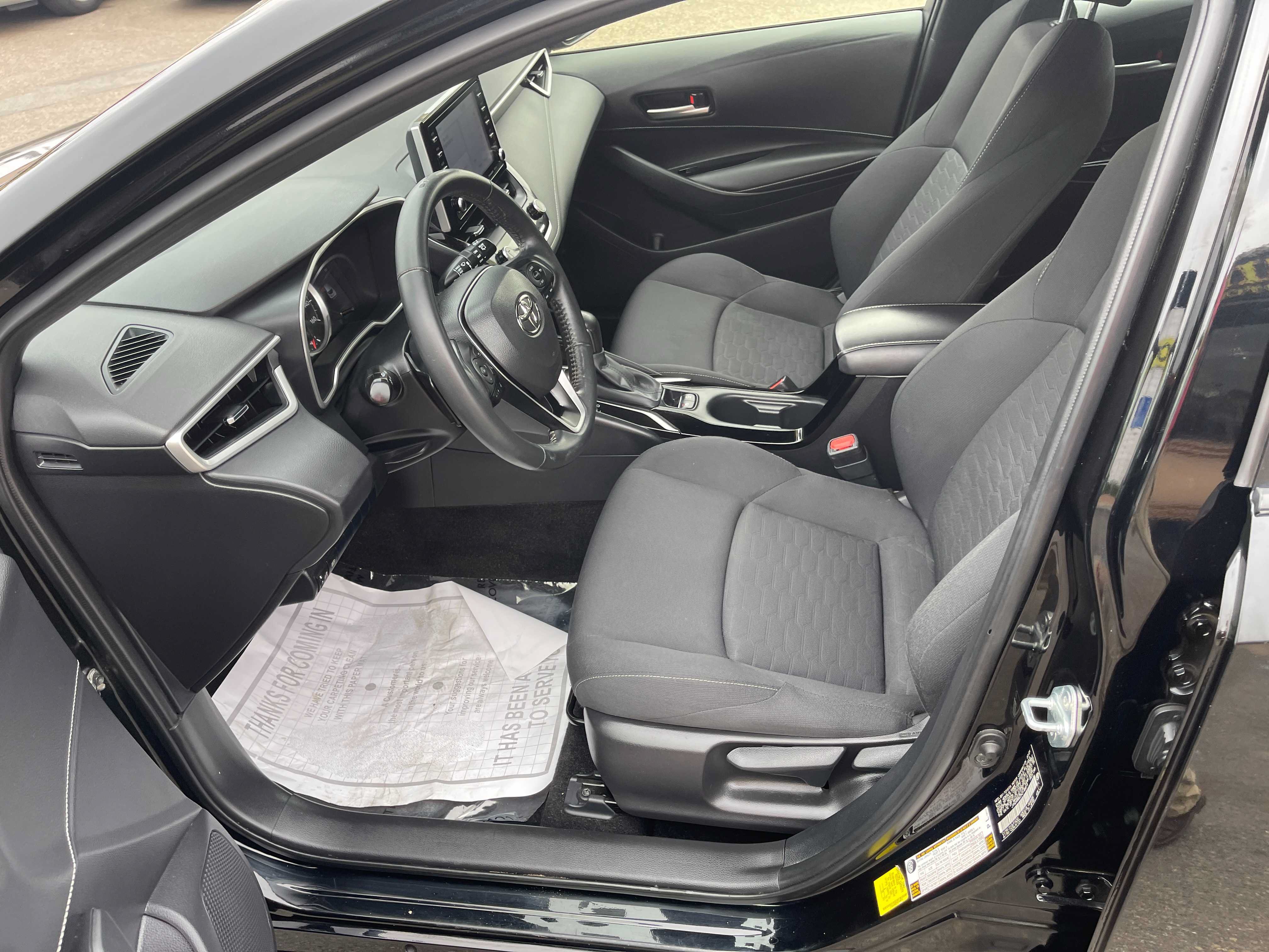 Used 2022 Toyota Corolla SE w/ SE Preferred Package FWD image 17