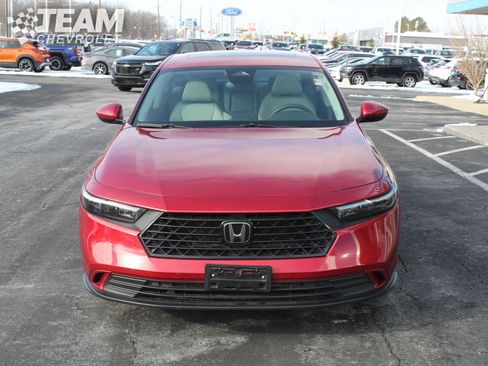 Used 2023 Honda Accord EX image 9