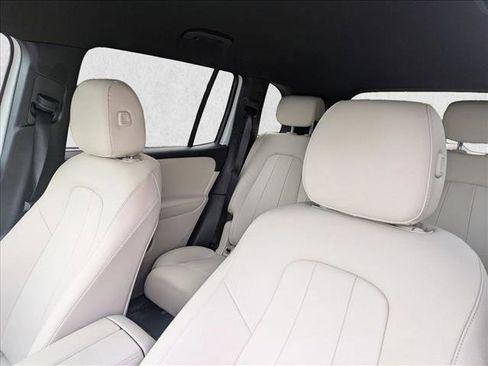 Used 2025 Mercedes-Benz GLB 250 image 5