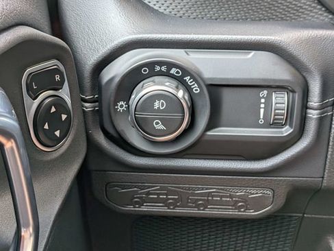 Used 2024 Jeep Gladiator Rubicon w/ Safety Group AWD/4WD image 29