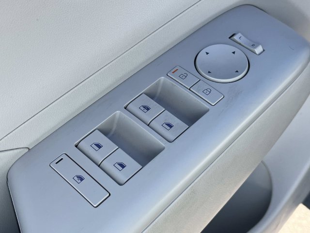 Certified 2025 Hyundai Kona SEL FWD image 27