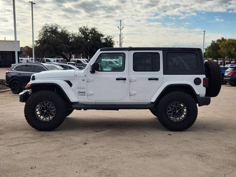 Used 2019 Jeep Wrangler Unlimited Sahara image 12