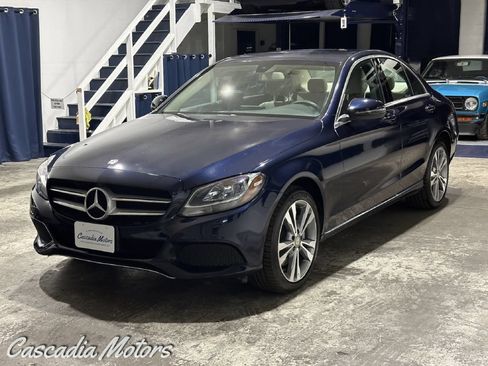 Used 2016 Mercedes-Benz C 300 4MATIC Sedan image 4