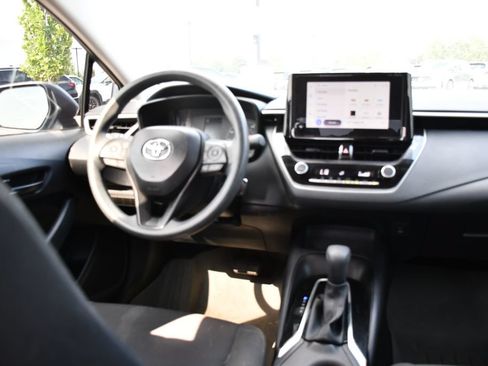 Used 2025 Toyota Corolla LE FWD image 19
