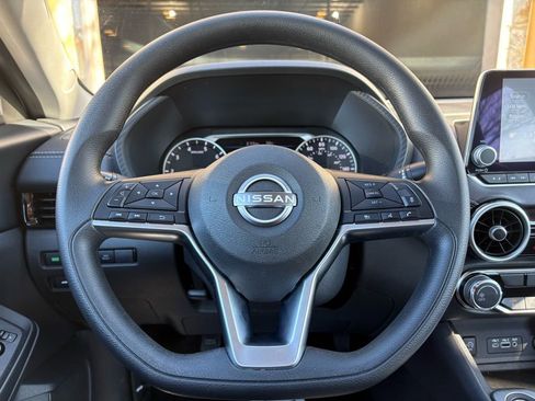 Used 2025 Nissan Sentra SV FWD image 25