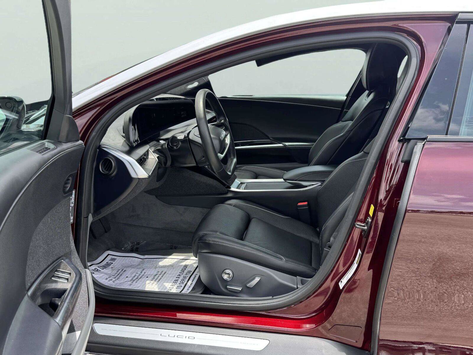 Used 2025 Lucid Air Touring AWD/4WD image 18
