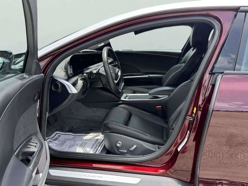 Used 2025 Lucid Air Touring AWD/4WD image 18