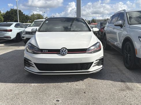 Used 2018 Volkswagen GTI Autobahn FWD image 2