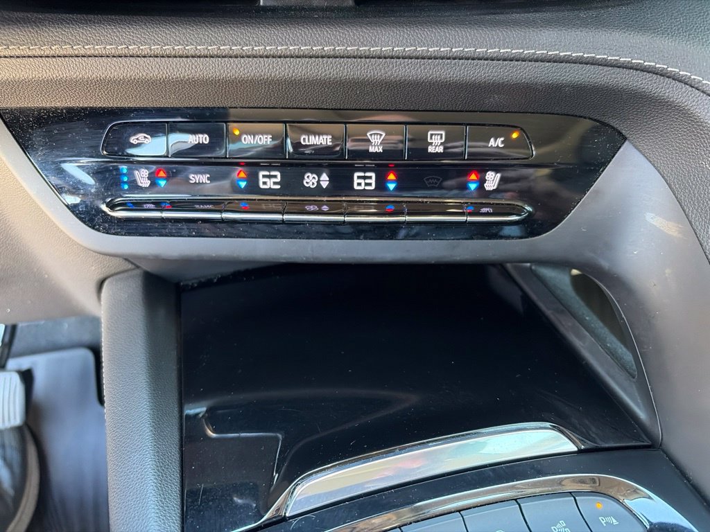 Used 2022 Buick Envision Avenir w/ Technology Package II FWD image 14