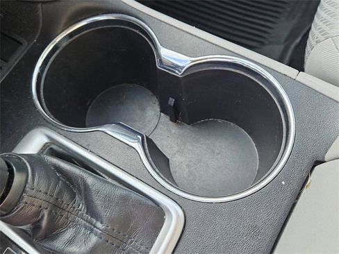 Used 2019 Toyota Highlander LE image 24