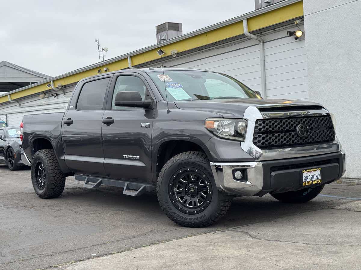 Used 2018 Toyota Tundra SR5 w/ SR5 Upgrade Package RWD image 2
