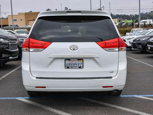 Used 2011 Toyota Sienna LE w/ Towing Pkg FWD image 25