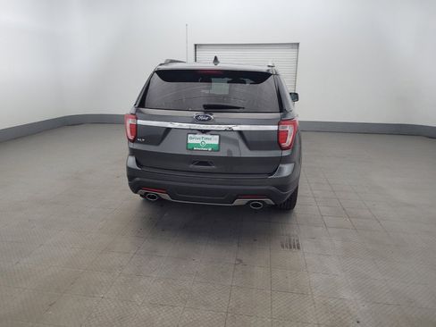 Used 2018 Ford Explorer XLT FWD image 7