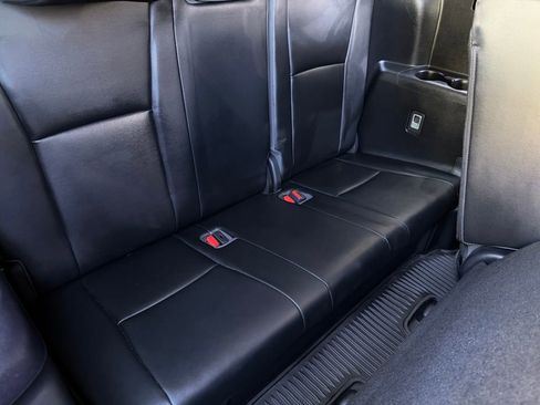 Certified 2023 Toyota Highlander XLE image 23