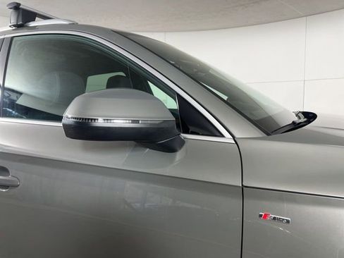 Used 2023 Audi Q5 2.0T Premium w/ Convenience Package image 10