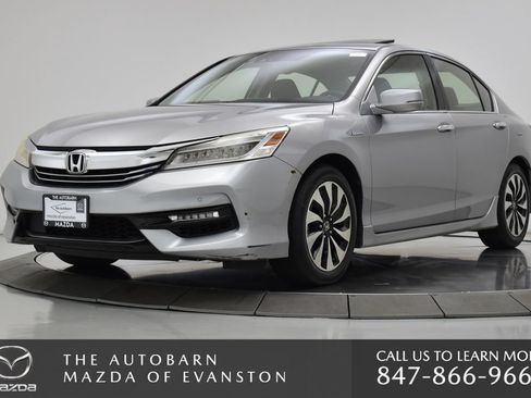 Used 2017 Honda Accord Touring image 14