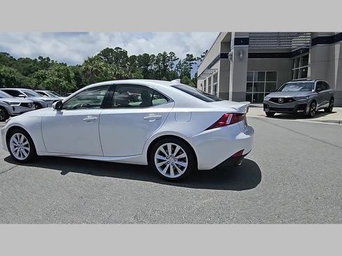 Used 2016 Lexus IS 300 AWD image 21