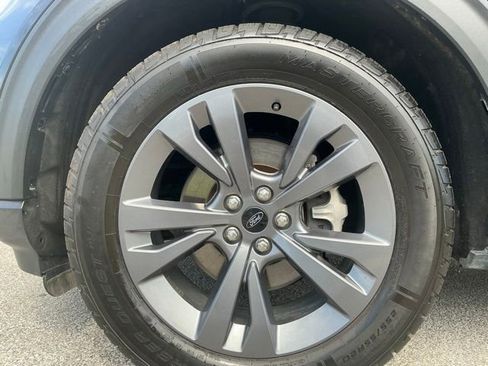 Used 2023 Ford Explorer XLT w/ Equipment Group 202A AWD/4WD image 14
