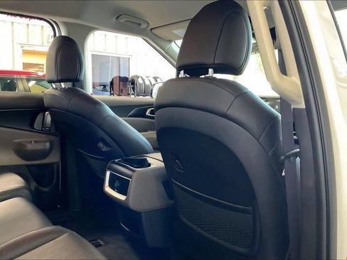 Used 2026 Kia Carnival FWD image 21